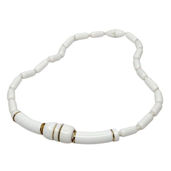 Vintage White Lucite Bead Necklace Rice Oval Gold Metal 16" - Picture 1 of 4